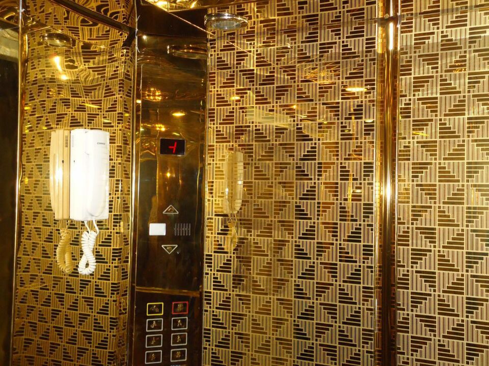 ELEVATOR CAB